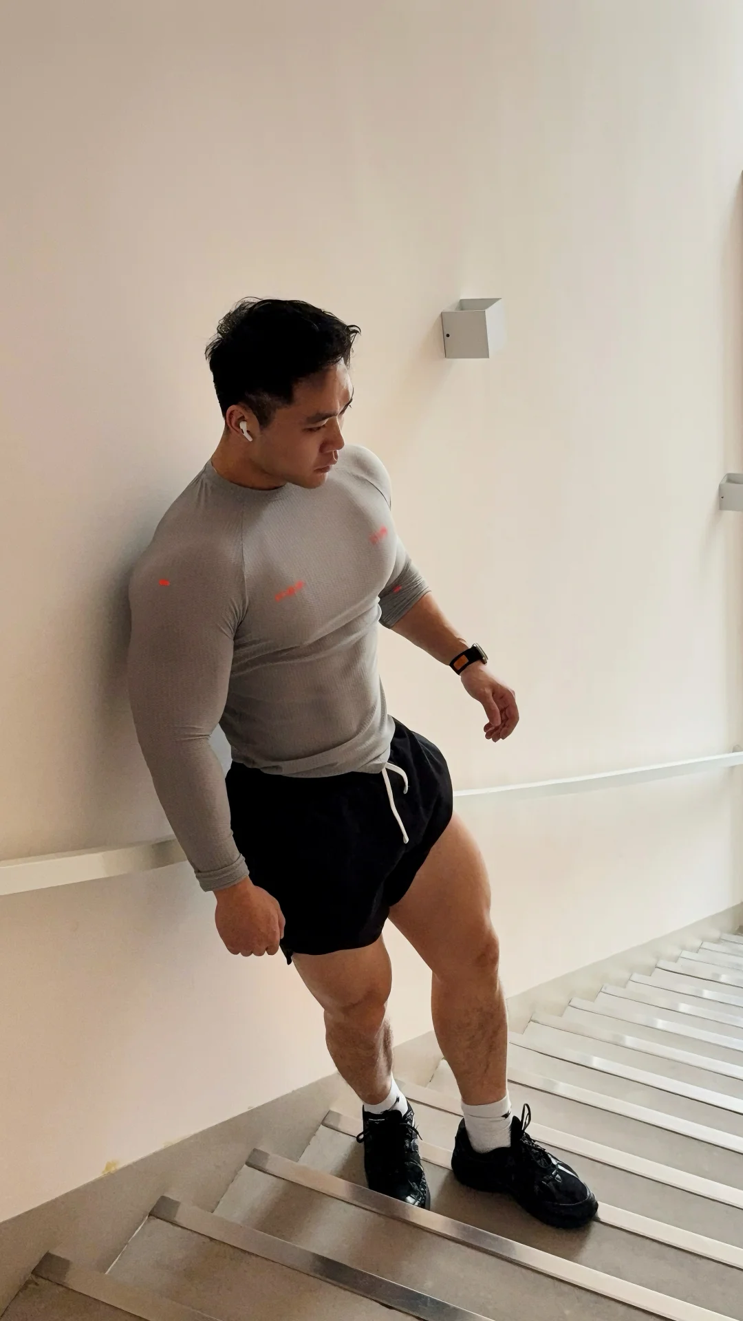 紧身衣别太大 小一码就行