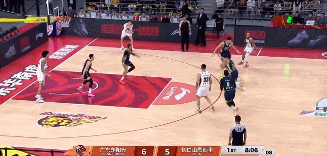 豪取五连胜！广东回来了！炸裂全能！奎因18中11砍下32分8板11助3断1帽！c