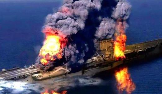5000名美军生死未卜！深夜海上突发，美军准航母遇袭被迫撤退，伊朗揭露美军行动内