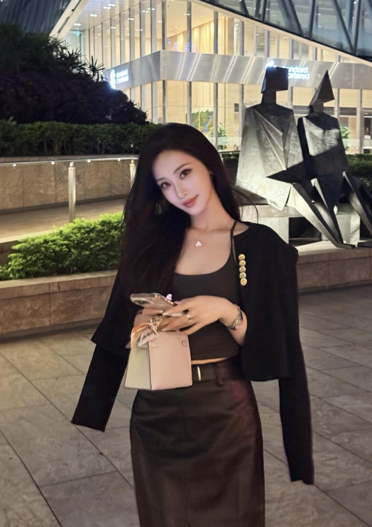 一个收纳师告诉我，她收拾过的东西最多的一个家庭，是一位女士，搞金融的，非常富有，