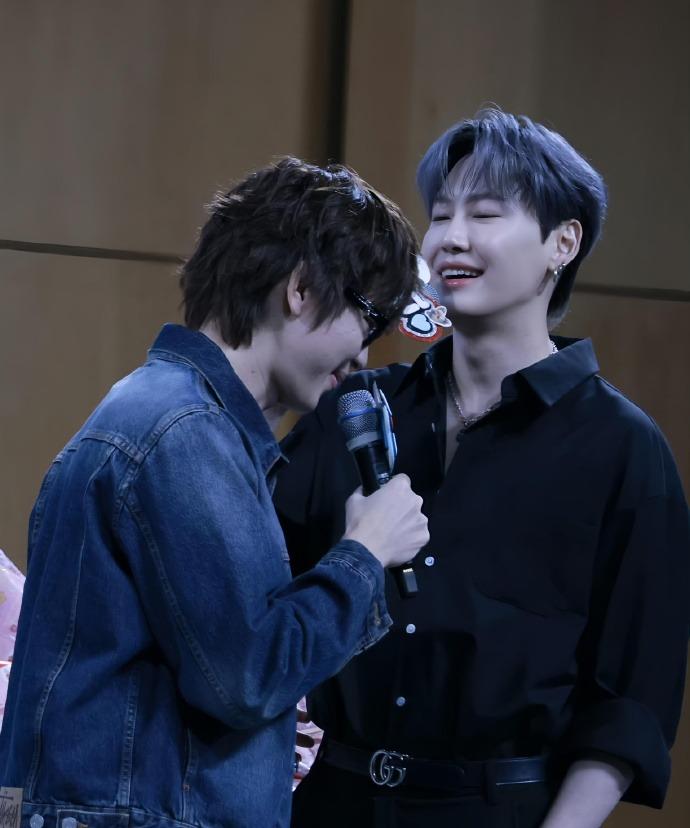 文总，当包包慢慢靠近你的时候，你的心是不是瞬间砰砰直跳，根本按捺不住那份心动呀？