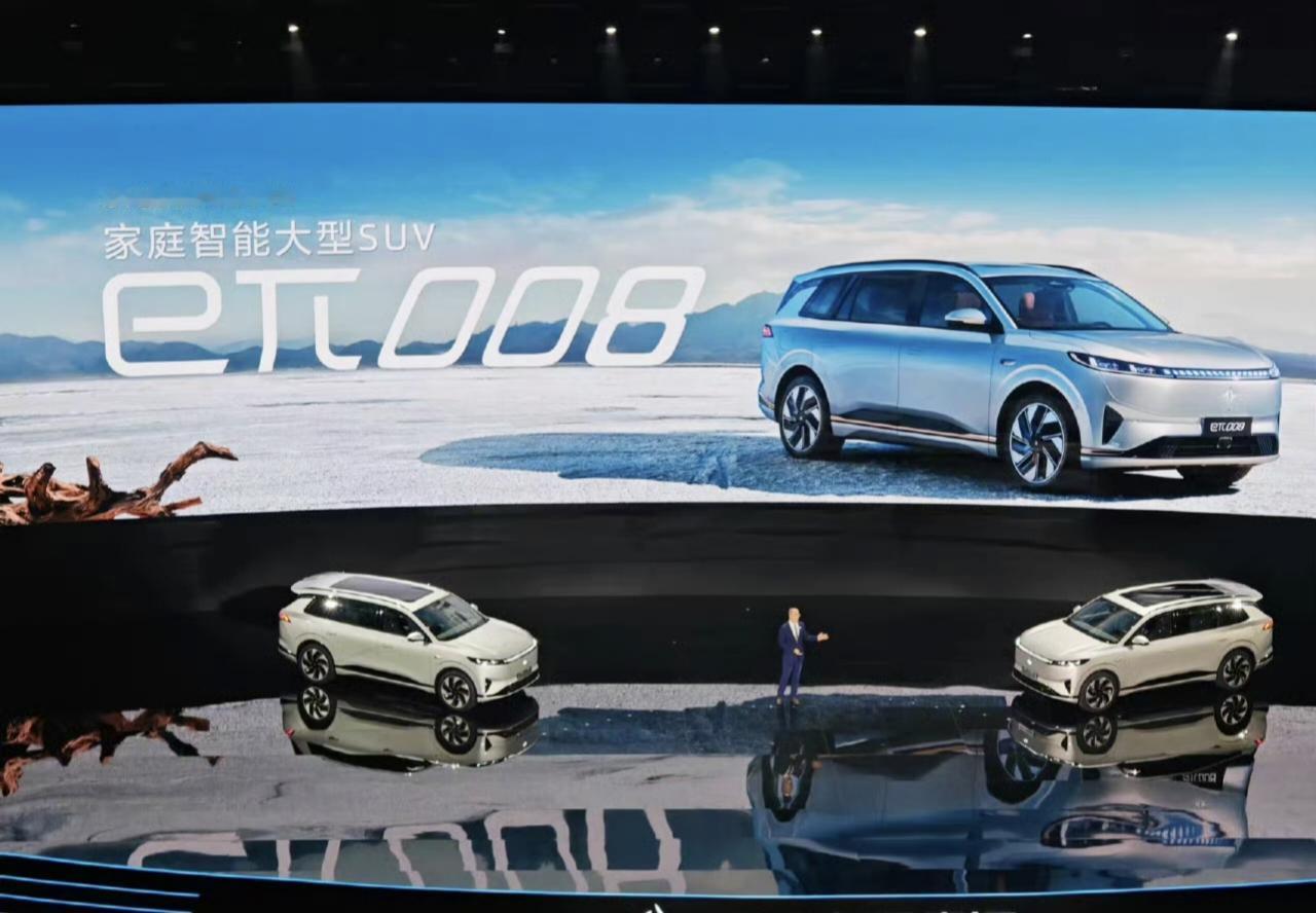 #东风奕派008正式上市#
现在很多“半价理想”都是五座SUV，只能去对标理想 