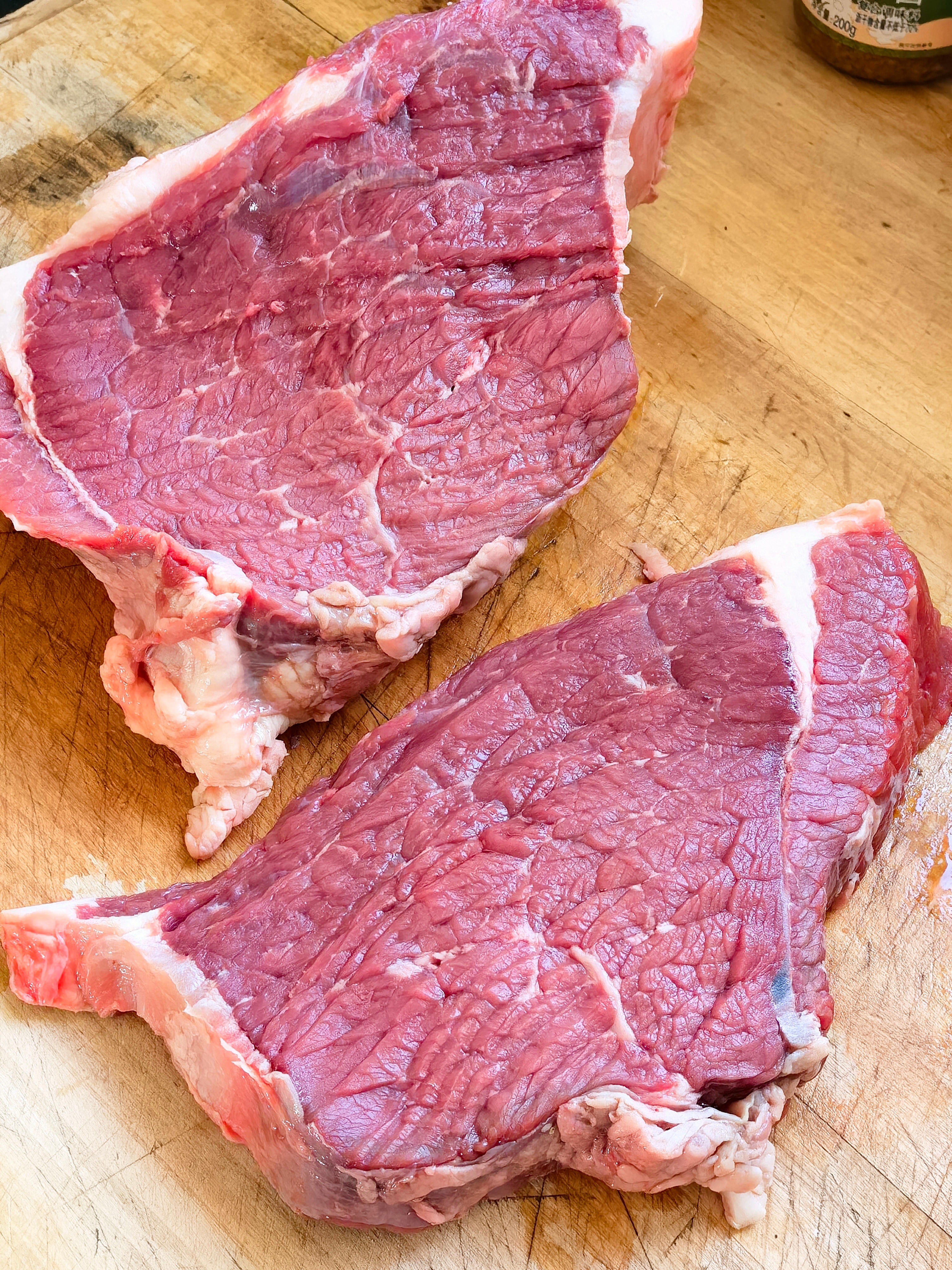 我是很喜欢自己做饭的，再加上健身缘故平时也是肉类蛋白质为主，今天这个午饭就非常家