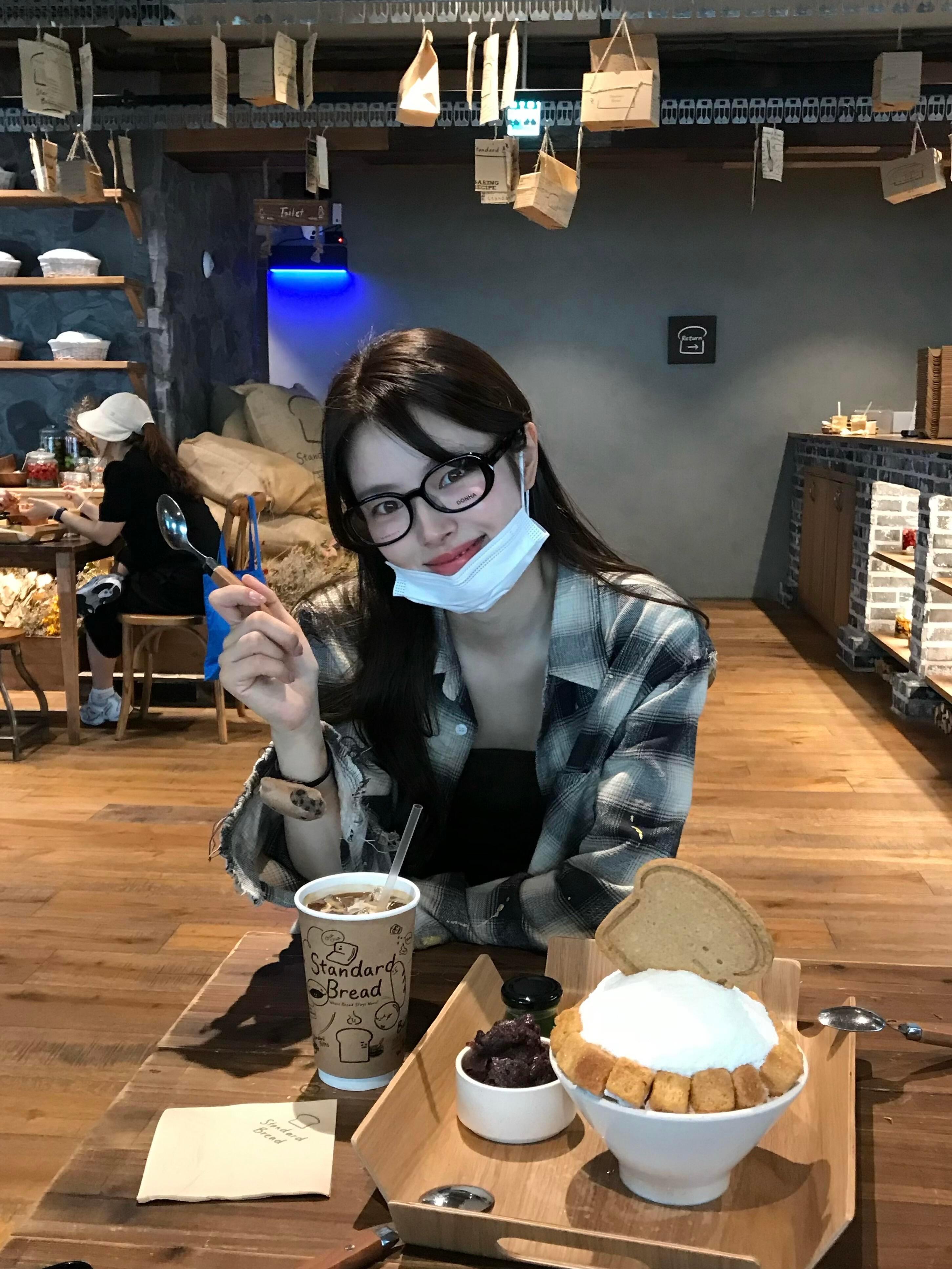 徐若晗在韩国的📸第一张好有内味儿 ​​​