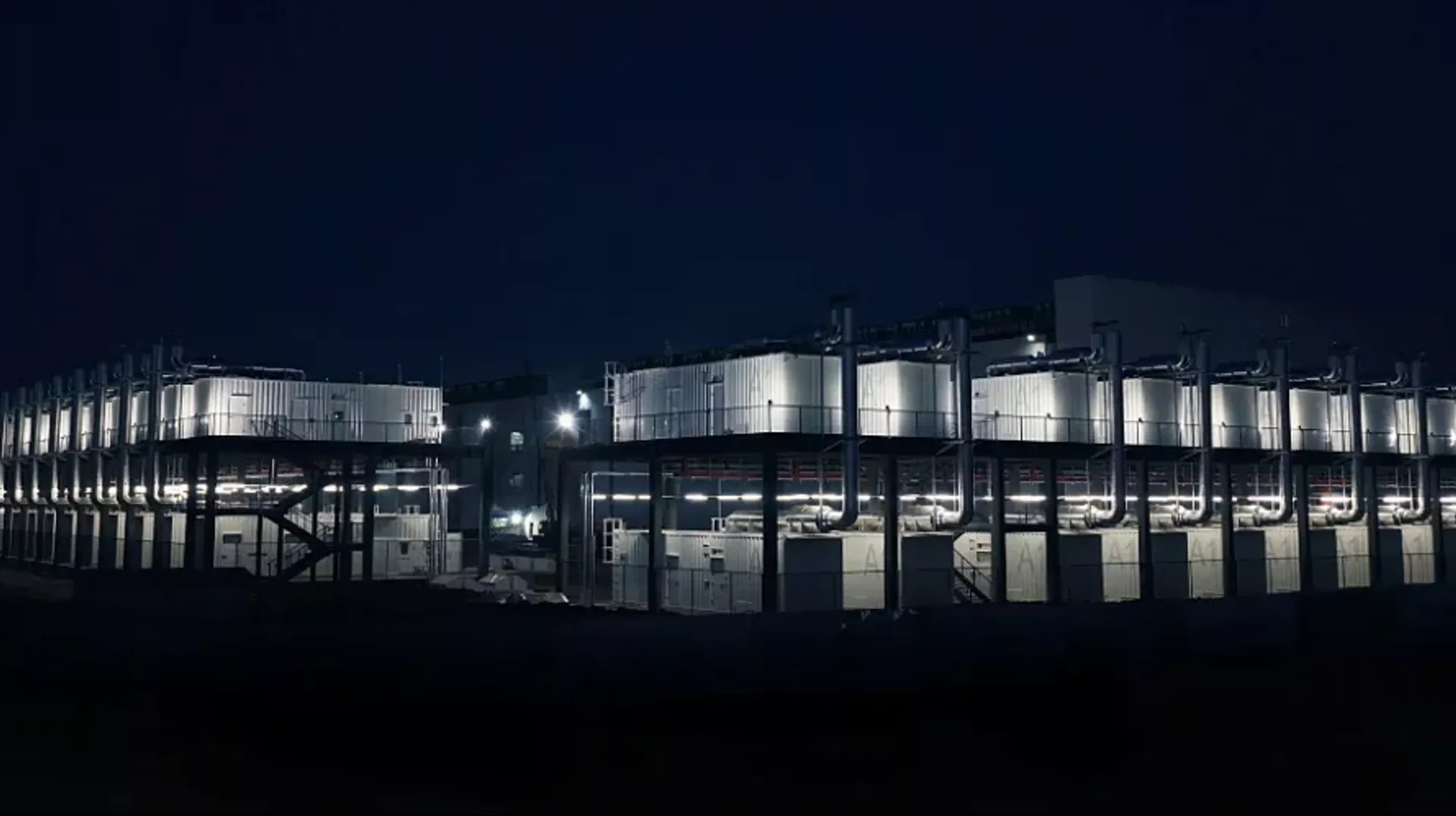 【中企宣布建成全球最大AI算力超级单体】8月6日，中国远景科技集团宣布在乌兰察布