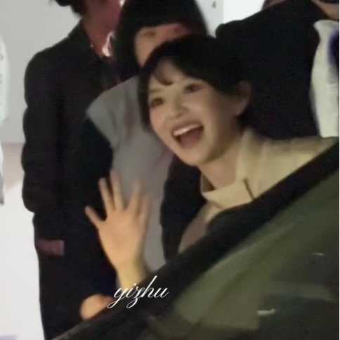 可爱小兔打招呼是这样的 