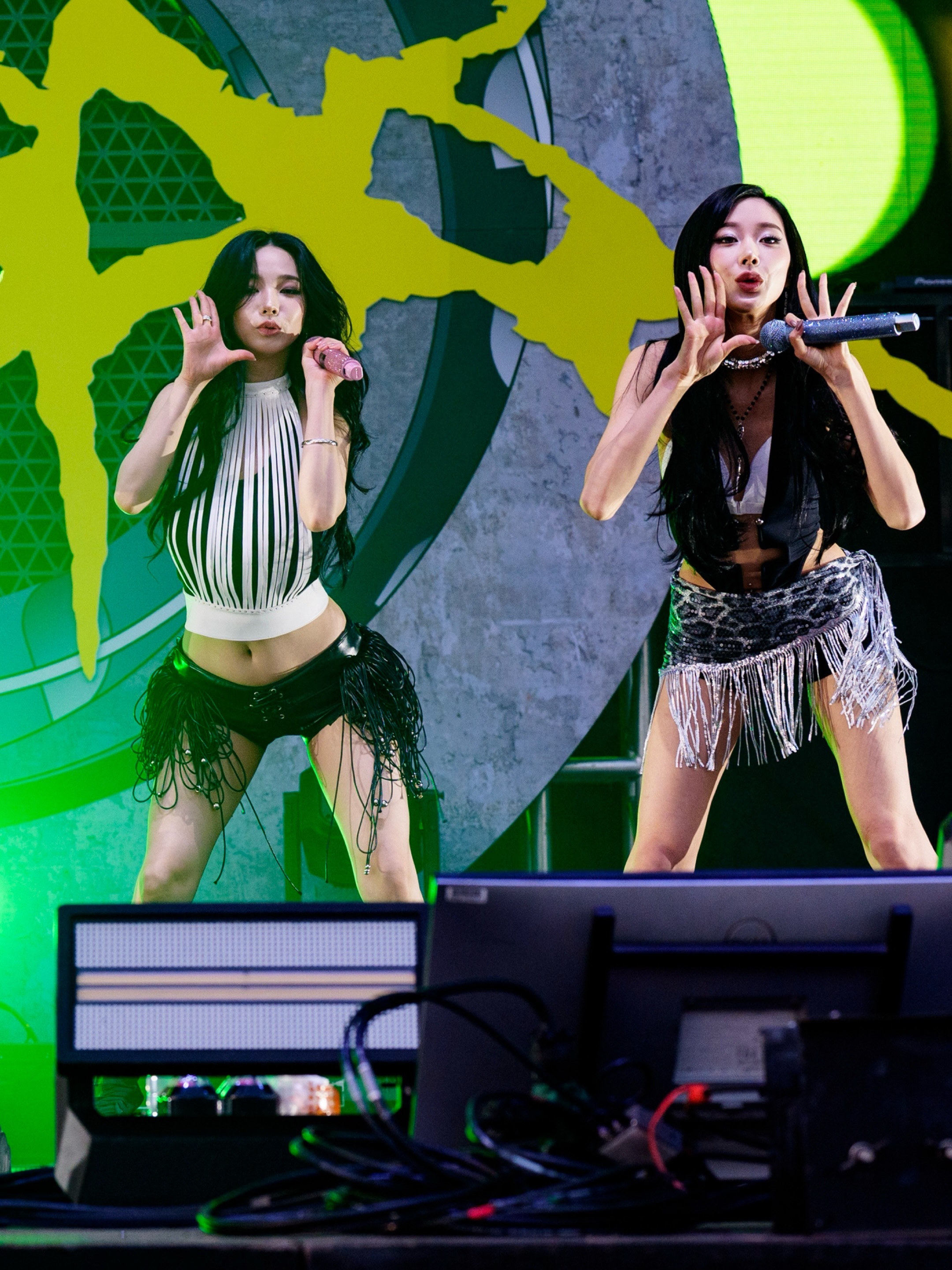 aespa全员登上芝加哥Lollapalooza 音乐节舞台，点燃夏日盛宴。这次