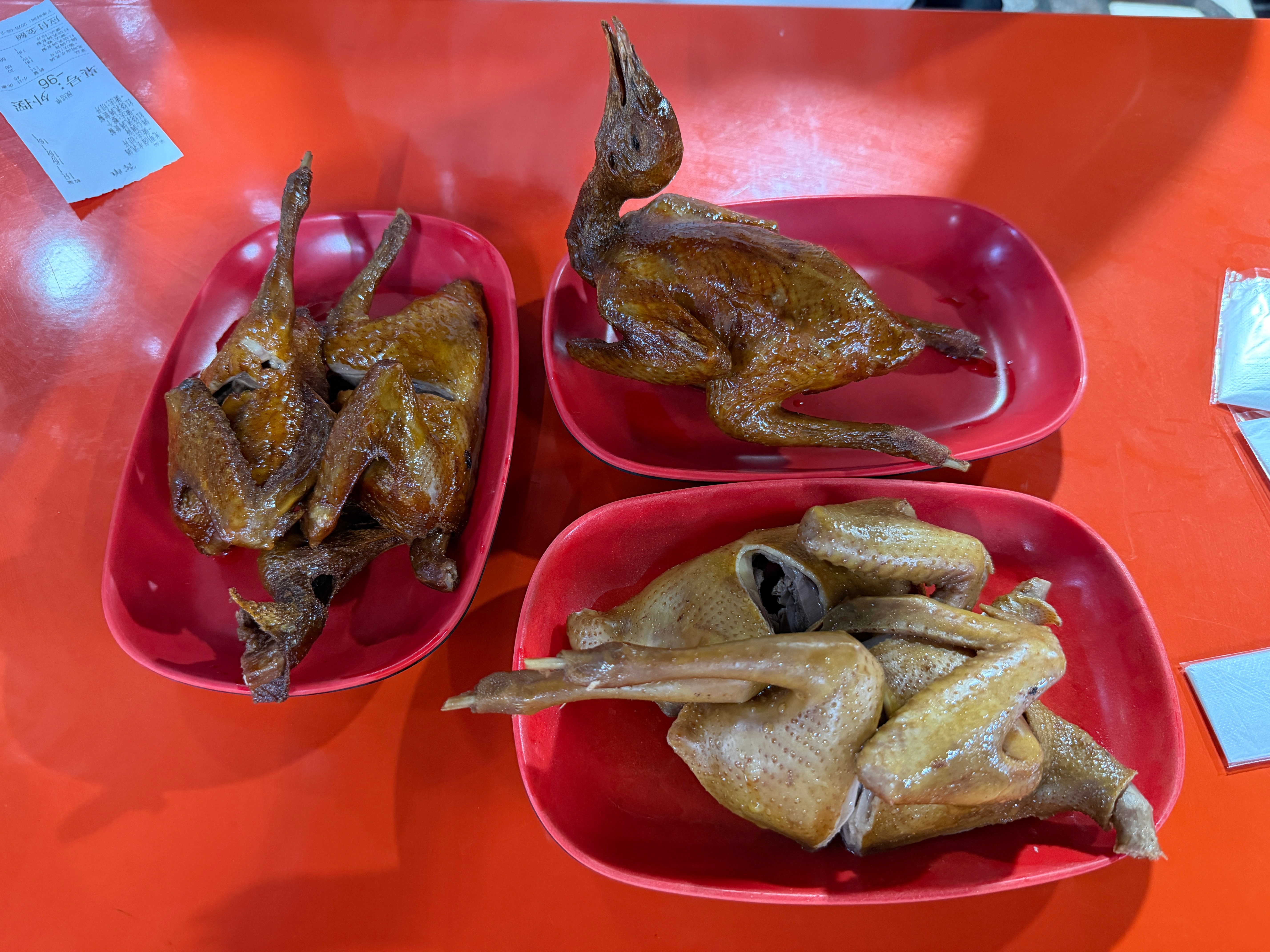 下午上光明拜访师弟，很少过来这边不是因为工作在虹桥公园hea一下，大排档整一餐新