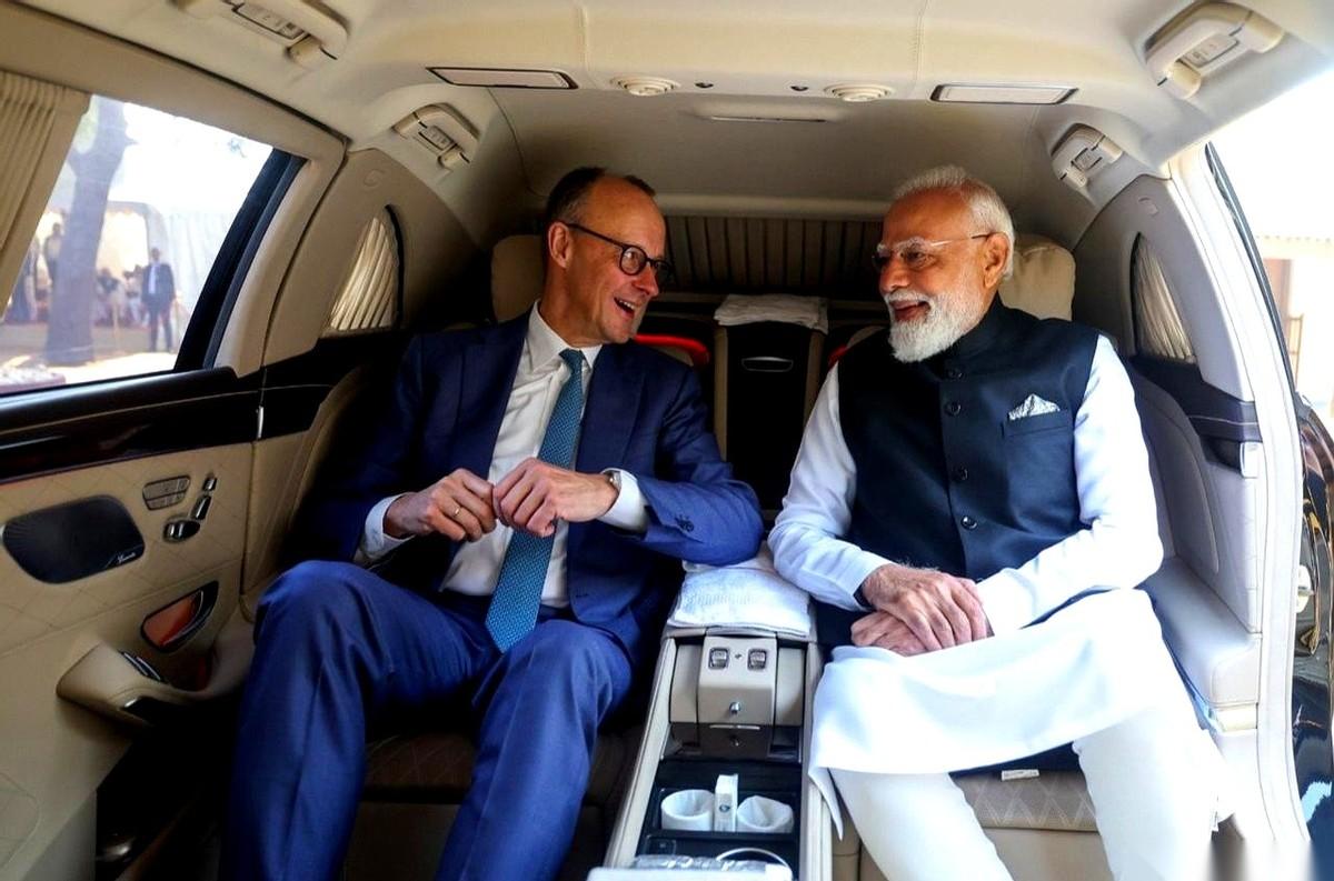 德国总理默茨，当着所有人的面，给伊朗判了死刑。
他说，全世界正在目睹伊朗“最后的