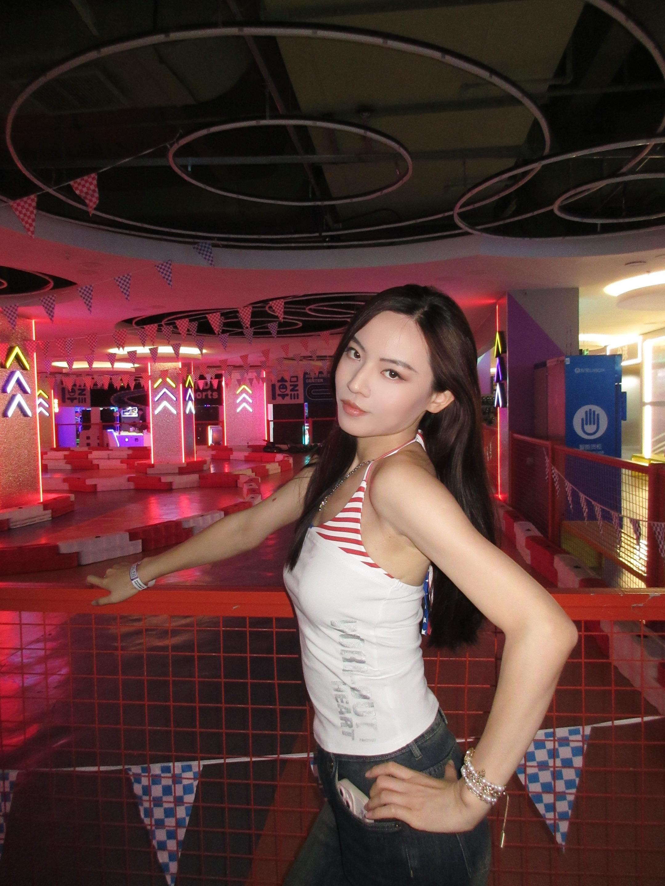 辣妹穿搭 潮玩街区 辣妹 夏日ootd y2k
