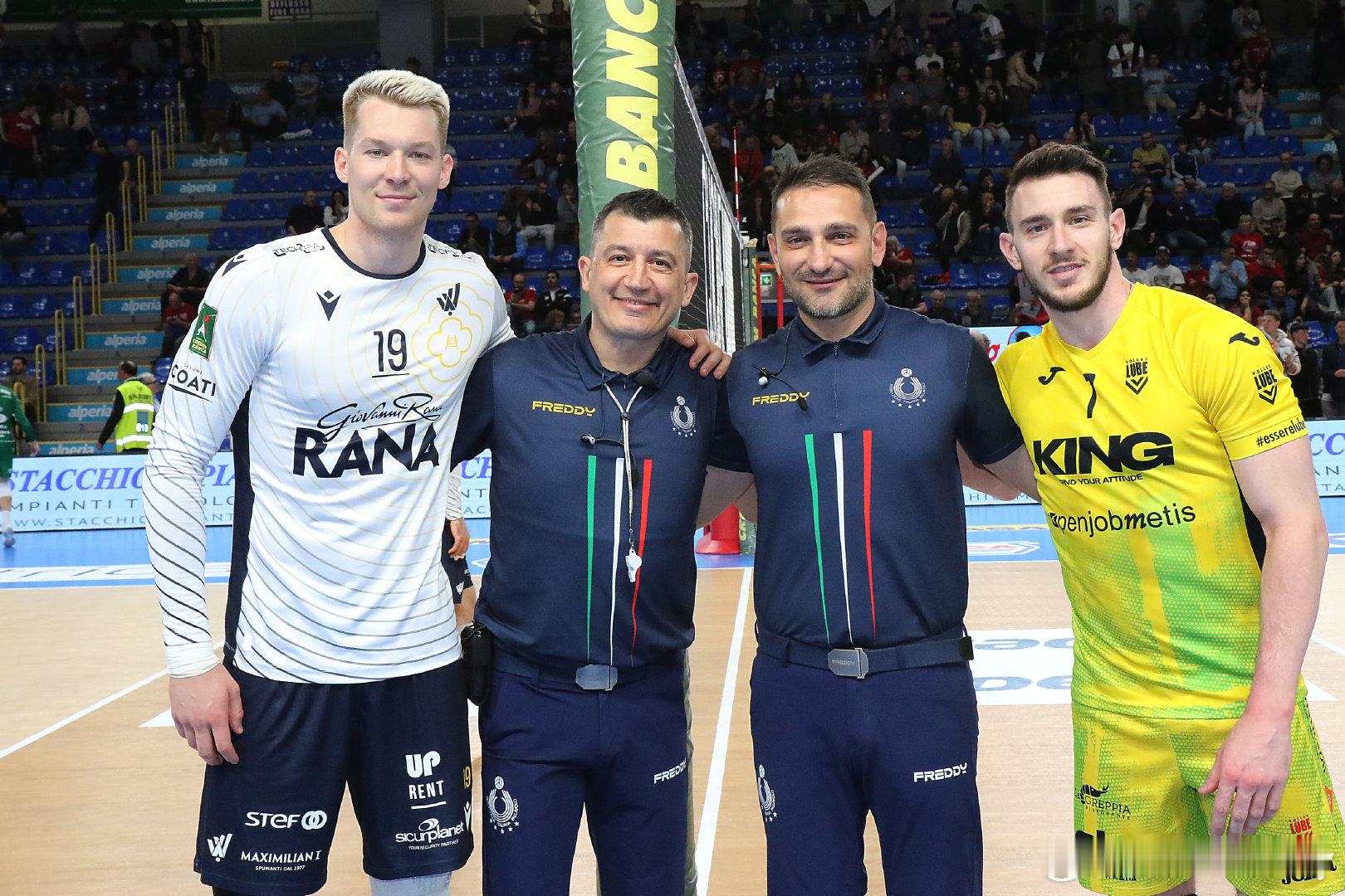 【意超男排】半决赛次回合，奇维塔诺瓦3-1（26-24 25-21 21-25 