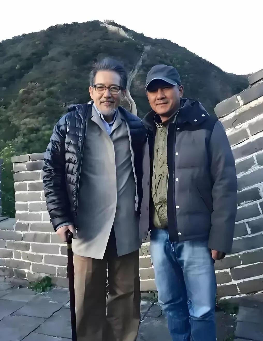 青山依旧在在，极度夕阳红，秦汉，琼瑶阿姨的御用男主角，今年78岁了，头发、胡须都