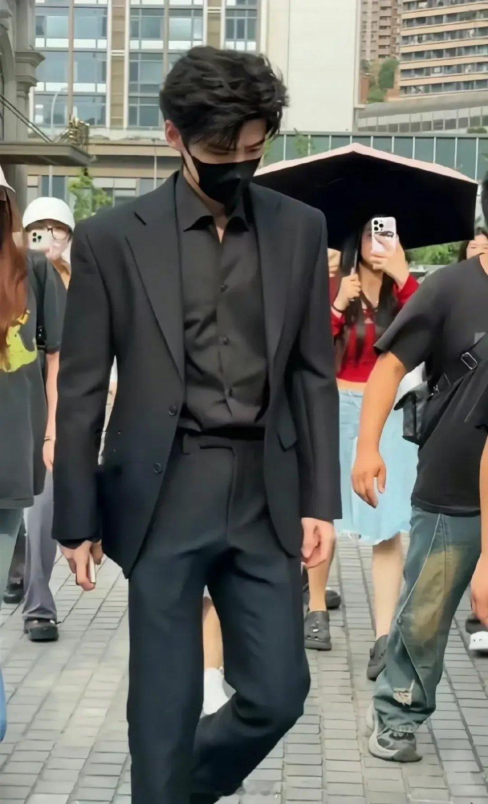 白敬亭拍戏路透，大家看好这部剧吗？ ​​​