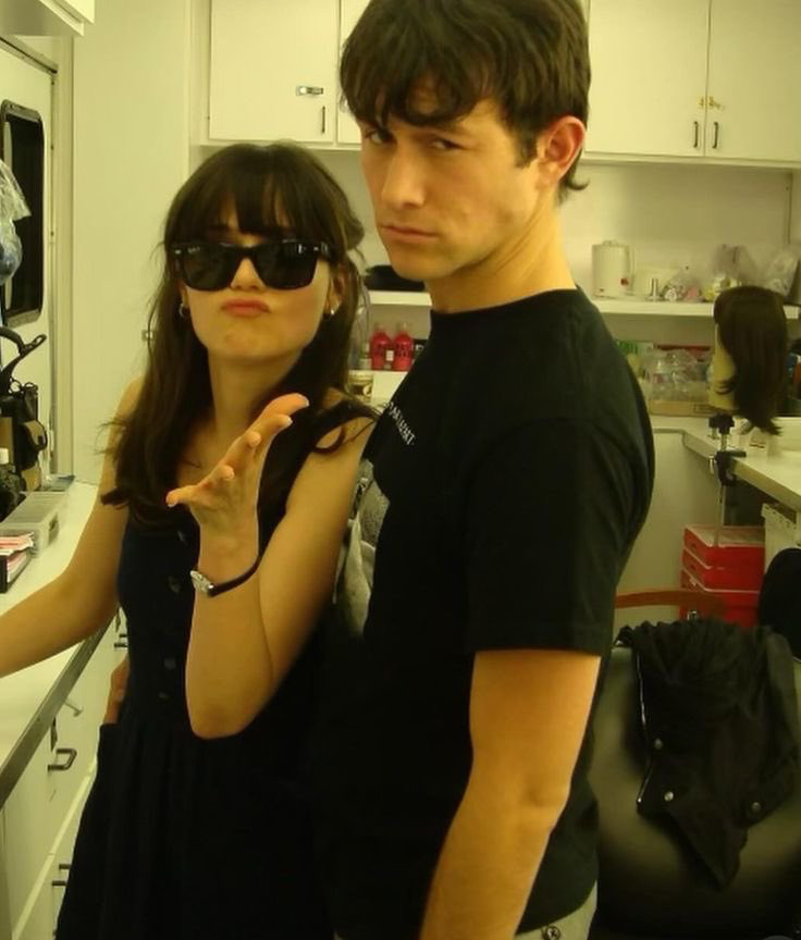 《和莎莫的500天》（2009）片场的佐伊·丹斯切尔与约瑟夫·高登-莱维特