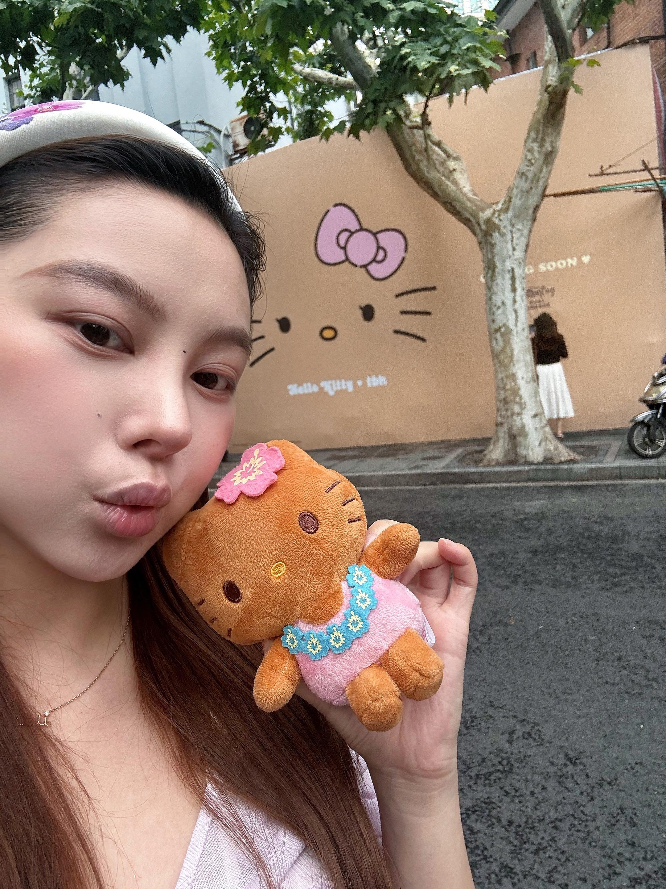 黑皮kitty 在我手上✌️