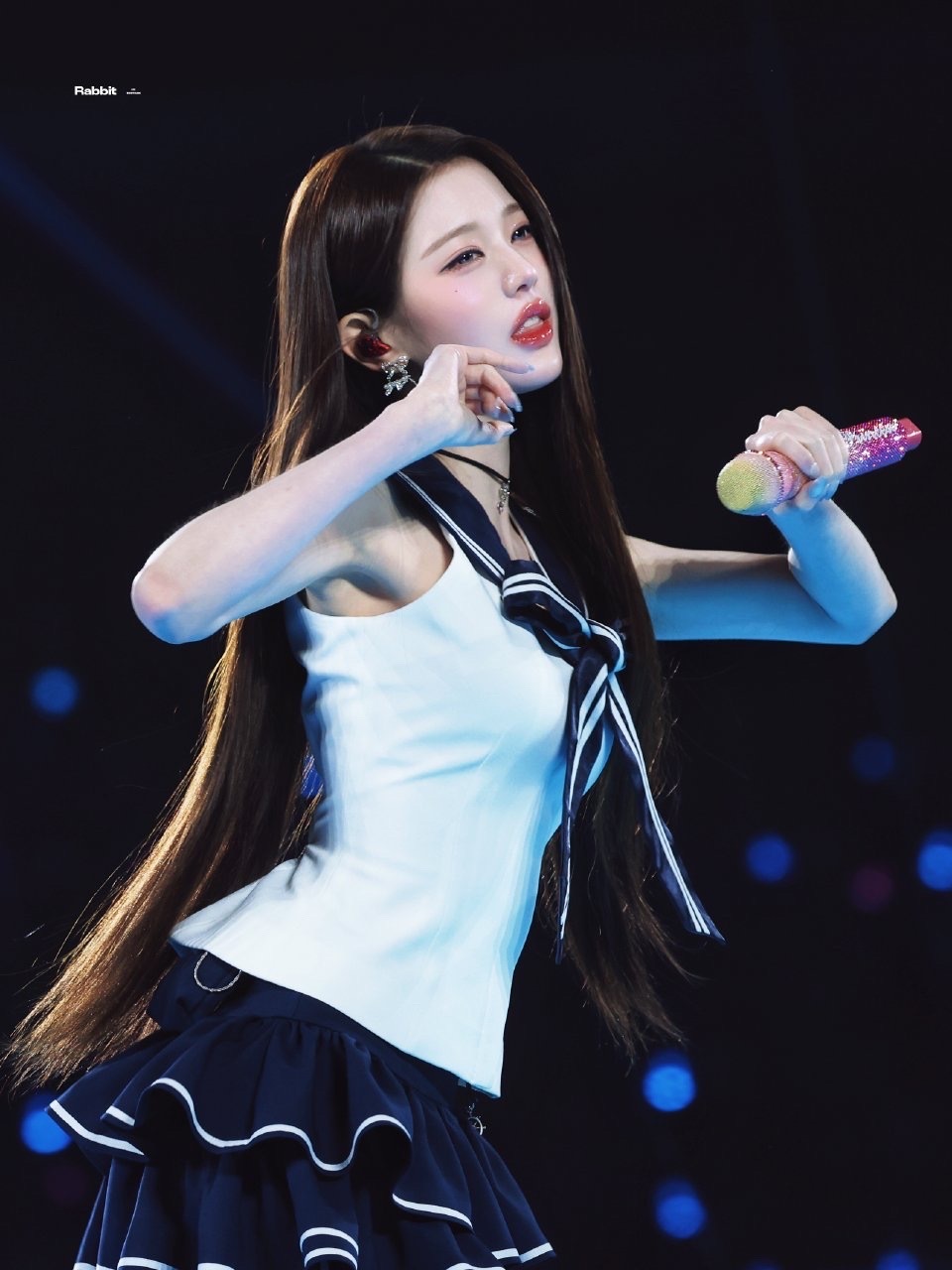 张元英水手服 肤白唇红，张元英演唱会这几张应该称之为神图了✨ 