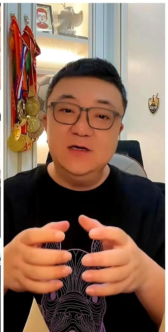 小将逆袭说明国内从不缺足球好苗子。摒弃功利心态，深耕基层青训、搭建优质赛事平台，