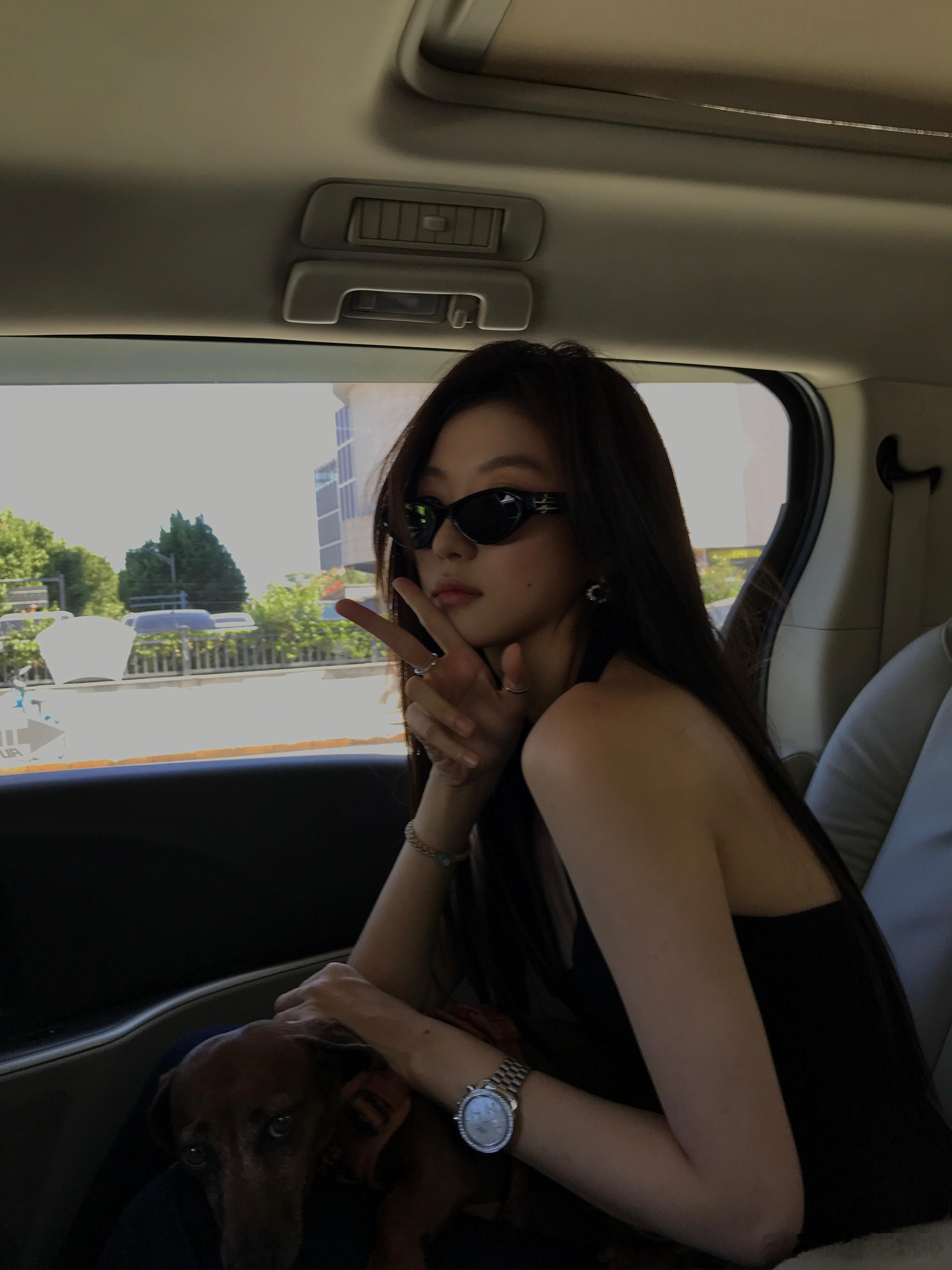 我比较喜欢孙千，如果哪家车企请来开发布会请务必带上我[doge] ​​​
