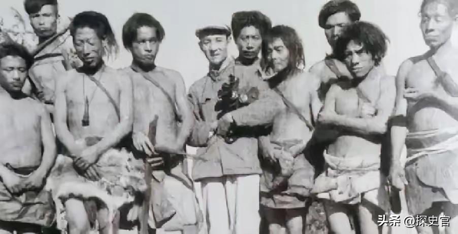 新中国成立后，解放军在哀牢山深山里发现4万几乎全裸的男男女女，调查后才发现，他们