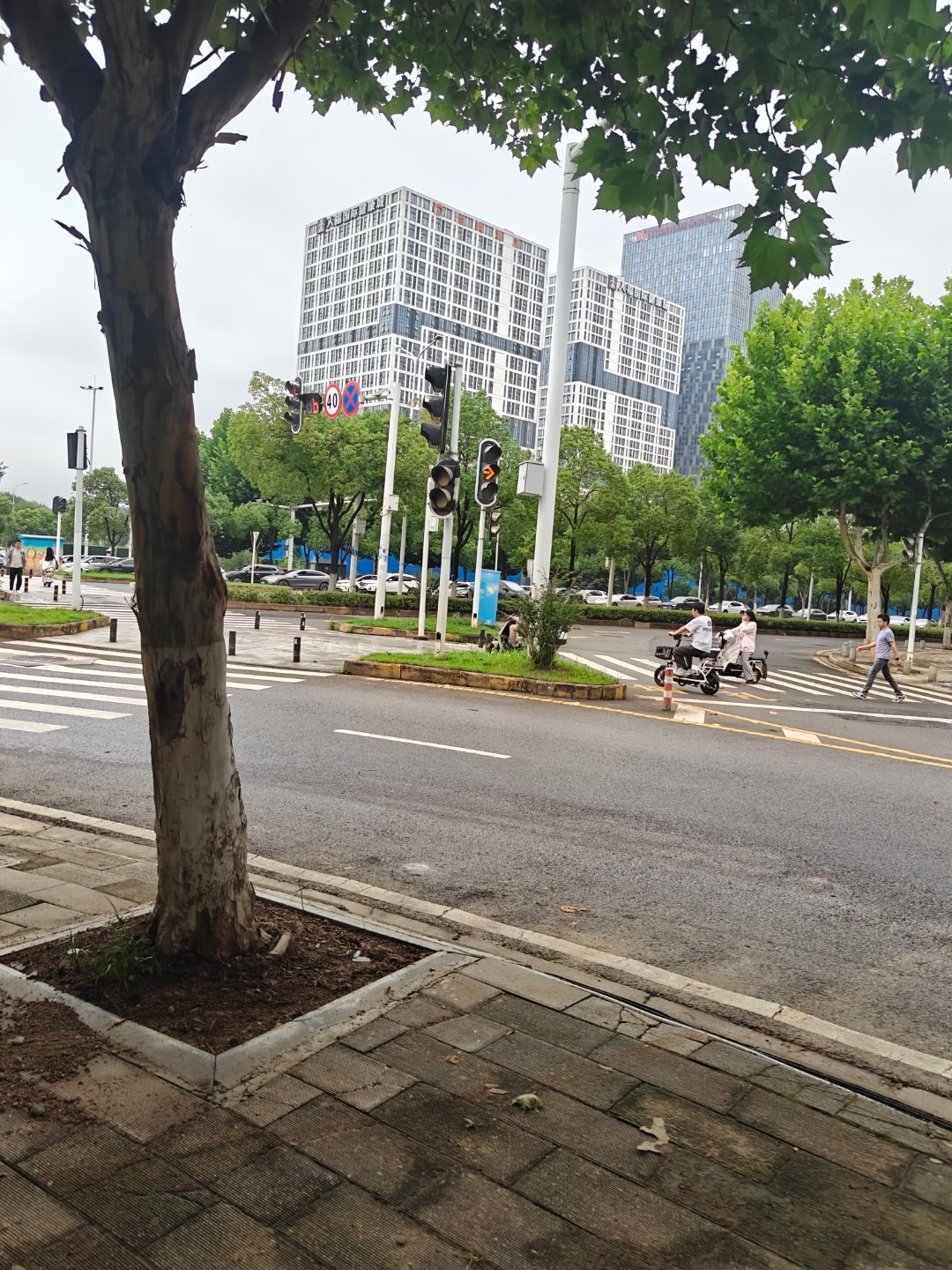每日一善 心怀善意，日日修行。举手之间给旁人一份温暖，轻声一句体谅，伸手一次相助