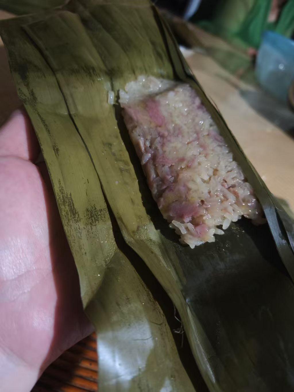 西双版纳的豪啰嗦，口味还挺多的