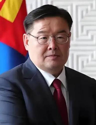 不能等，蒙古国总理赞丹沙塔尔辞职了，说白了就是蒙古国亲华派和亲西方派的斗争开始公