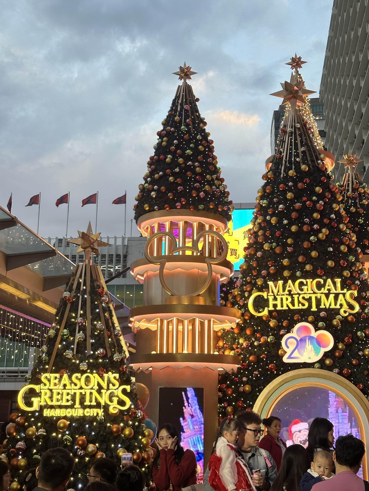 🎄香港圣诞季的节日气氛已美到Next Level🎊

🧑‍🎄特种兵打卡尖