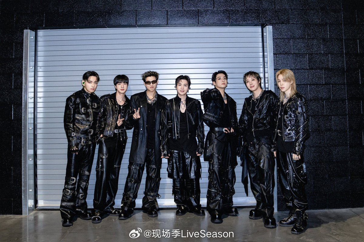 BTS 【BTS拉斯维加斯演唱会登顶5月全球单场巡演票房榜】根据 Billboa