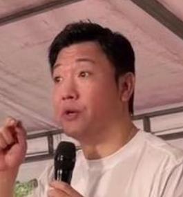 2026年6月25日，贾冰在成都请电视剧《太阳系公民》全组演职人员吃东北大席。