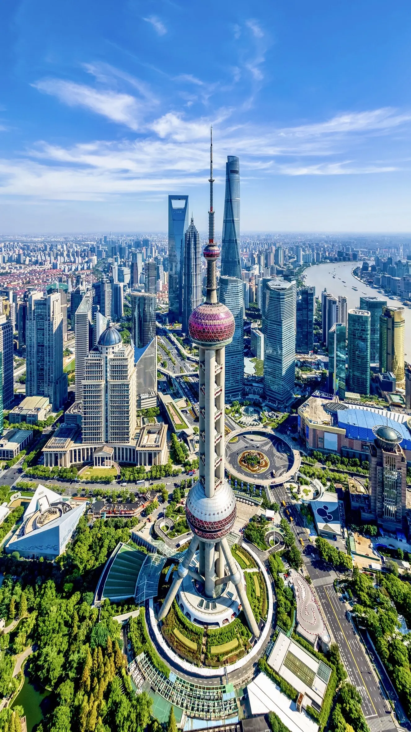 六年前拍摄的上海，怀念那个还能自由飞无人机的时间，这般震撼的城市天际线...