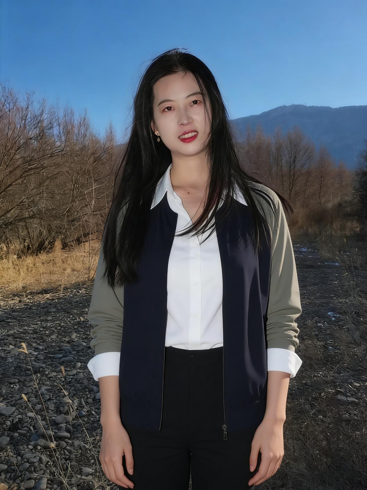 柳畔伊人，百变春衫。