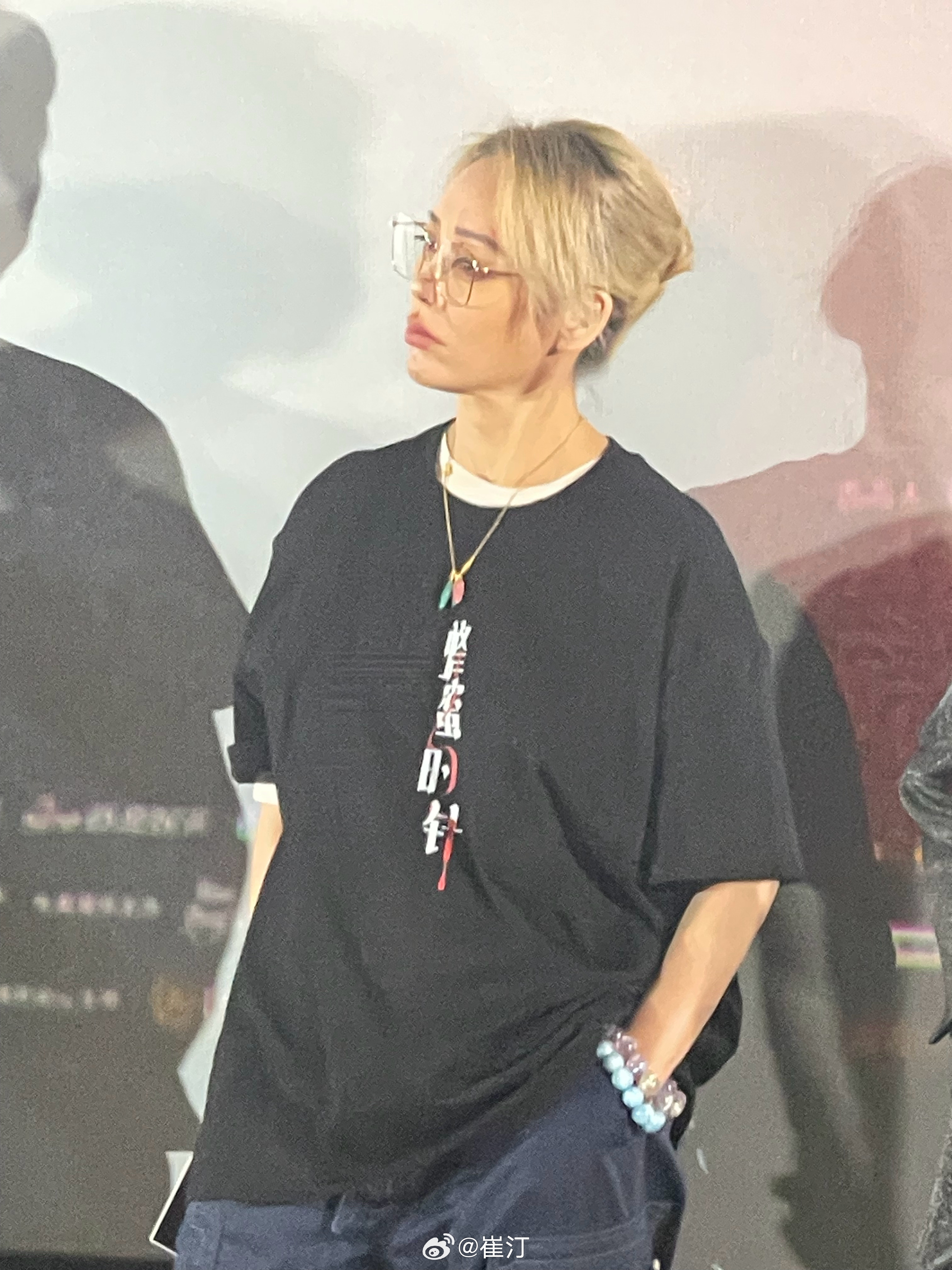 蜂蜜的针(2026) 我的评分：《蜂蜜的针》，没想到是这样的电影！影片融合黑色、