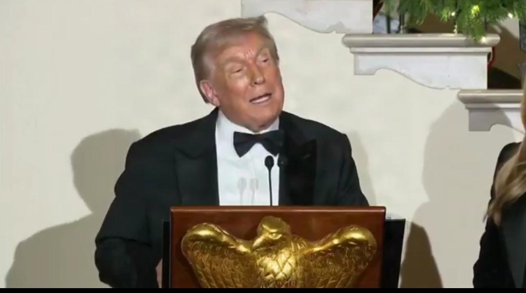 新闻快讯——美国总统发文喊话国会民主党人：“我觉得你们可以废除几项无关痛痒的政策