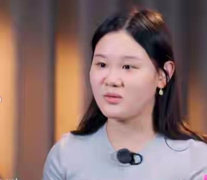 张家齐，自曝择偶标准。

9月1日，张家齐首次和主持人金龟子谈及自己的前男友，她