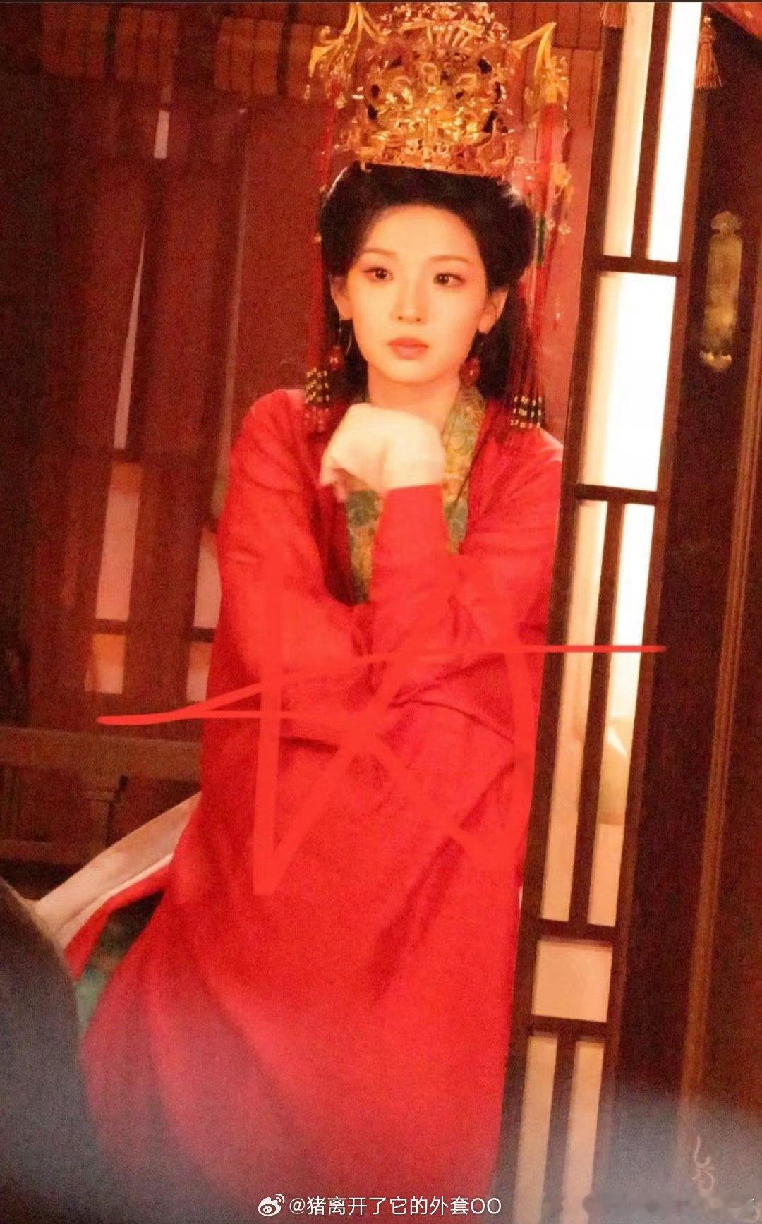 张淼怡聊斋红色婚服造型张淼怡聊斋婚服造型张淼怡《聊斋》红色婚服造型 ​​​