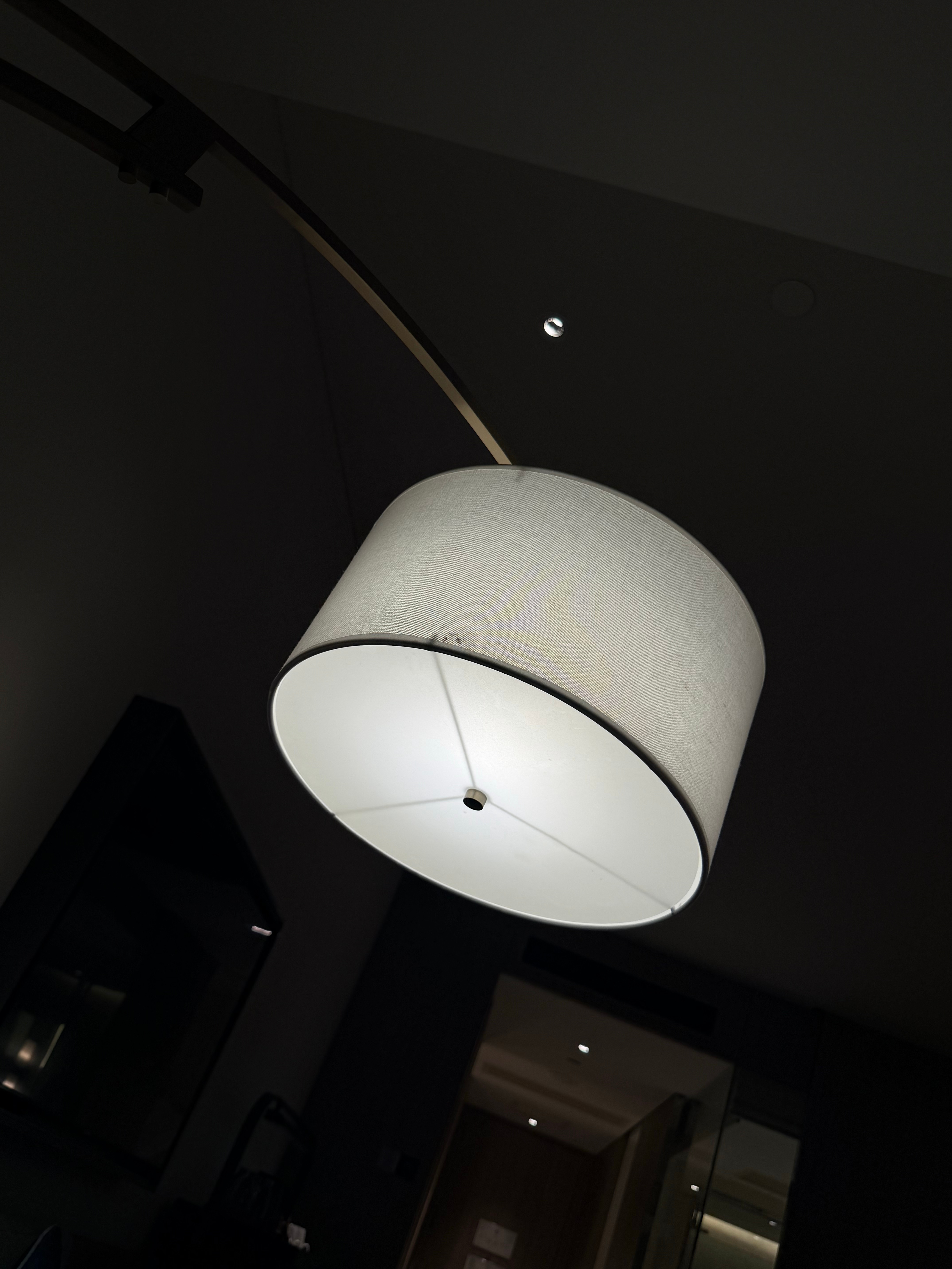 这个点大家应该都睡了吧？小梦还有不到两个小时就要粗发了纠结还要不要睡一会呢 深圳