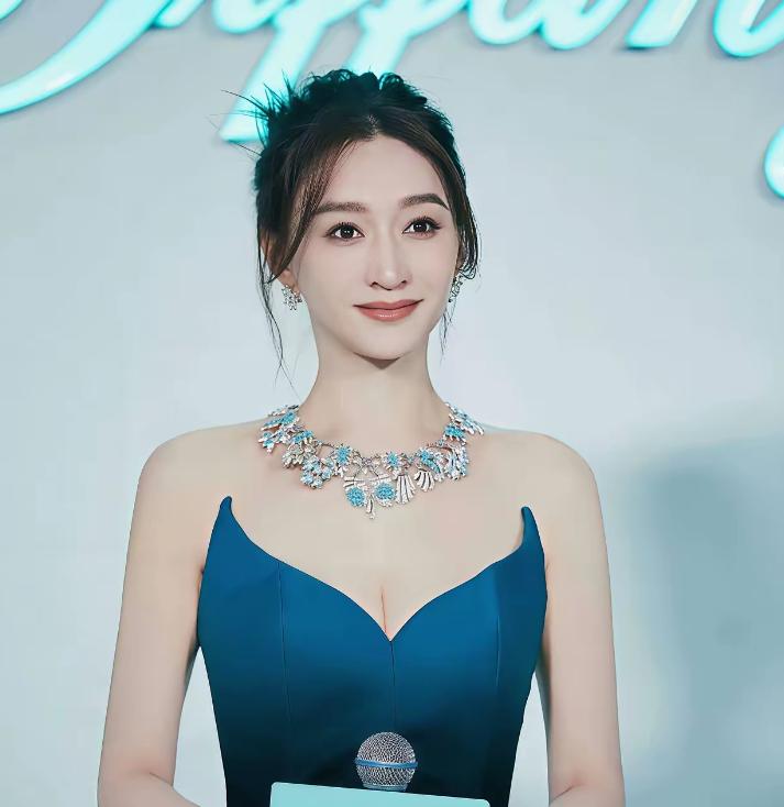 徐佳宁心里那个要共度一生的人，根本不是后来的李小冉，而是她的闺蜜徐梵溪，两边家长