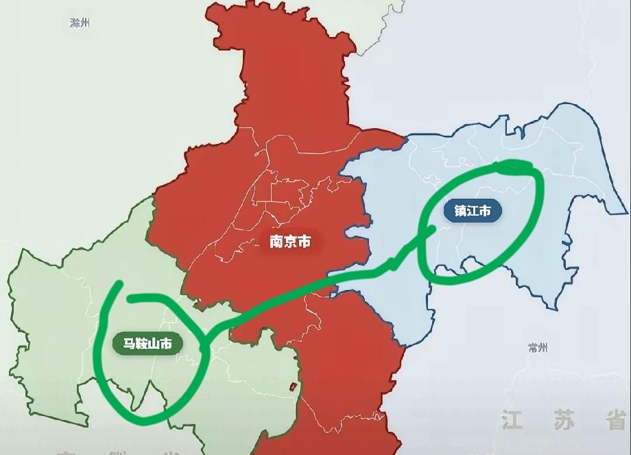 原来马鞍山市和镇江市之间正好隔了一个南京，两市有一个共同的特点，面积不大，人口不