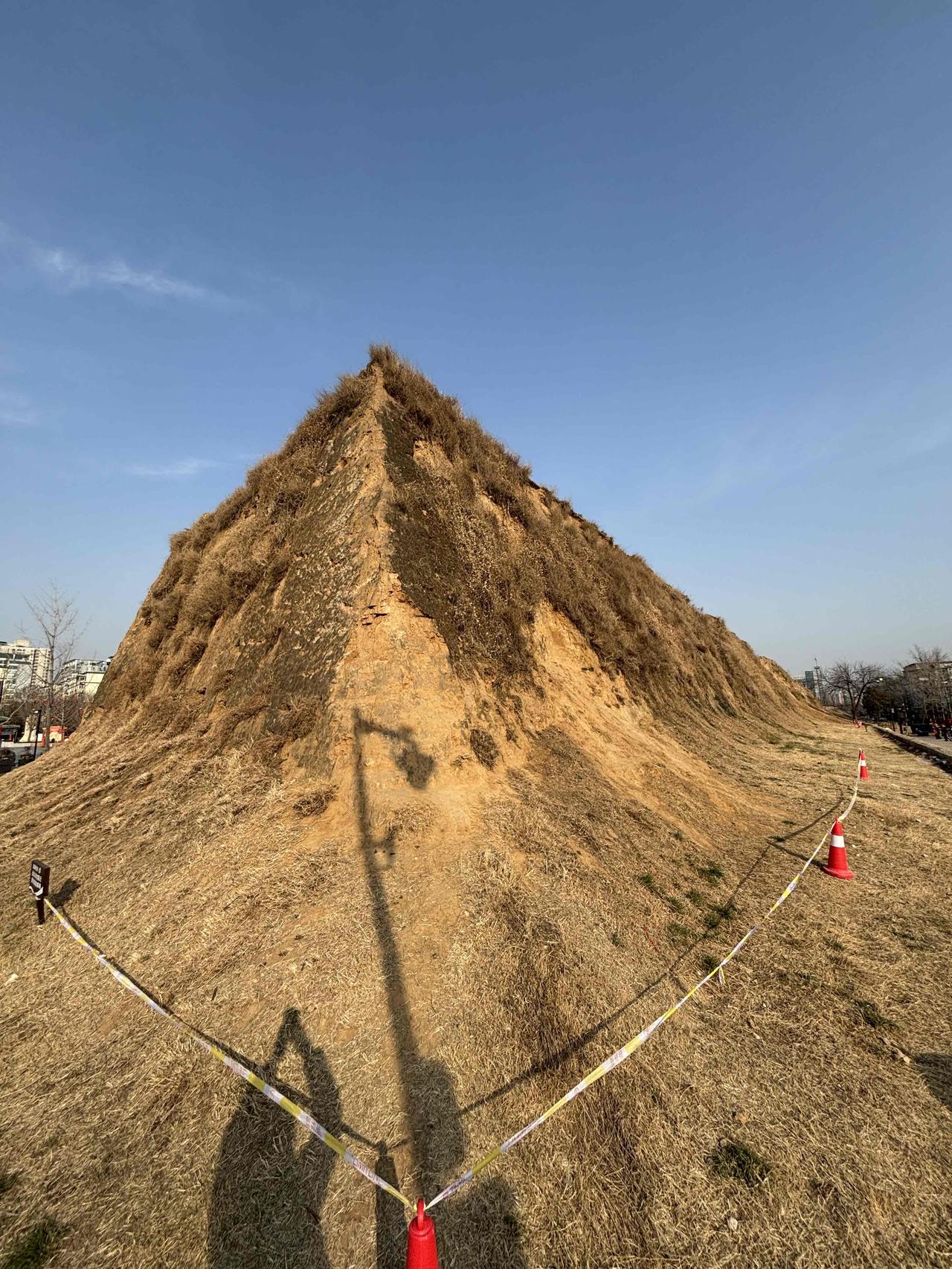 分享一张你随手拍下的街景郑州商城——国家考古遗址公园