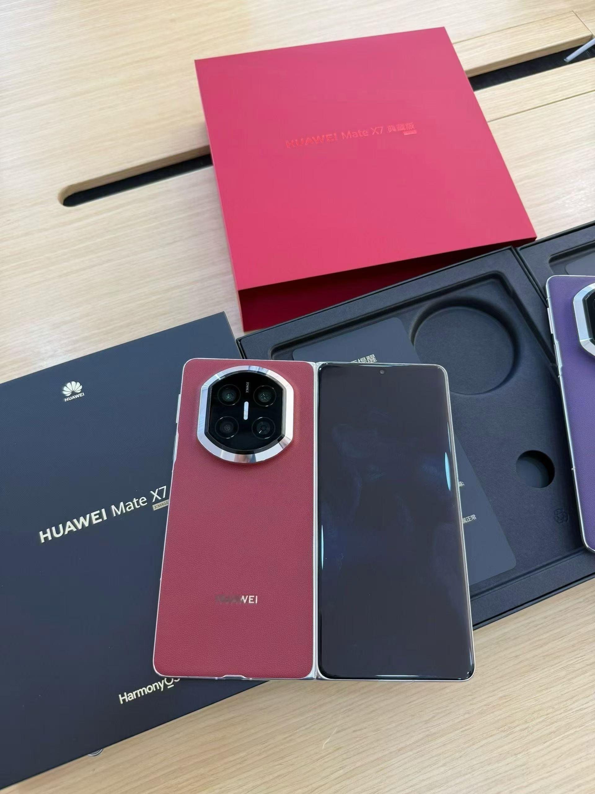 MATE X7 溢价一千来块勉强能接受，买几部送朋友