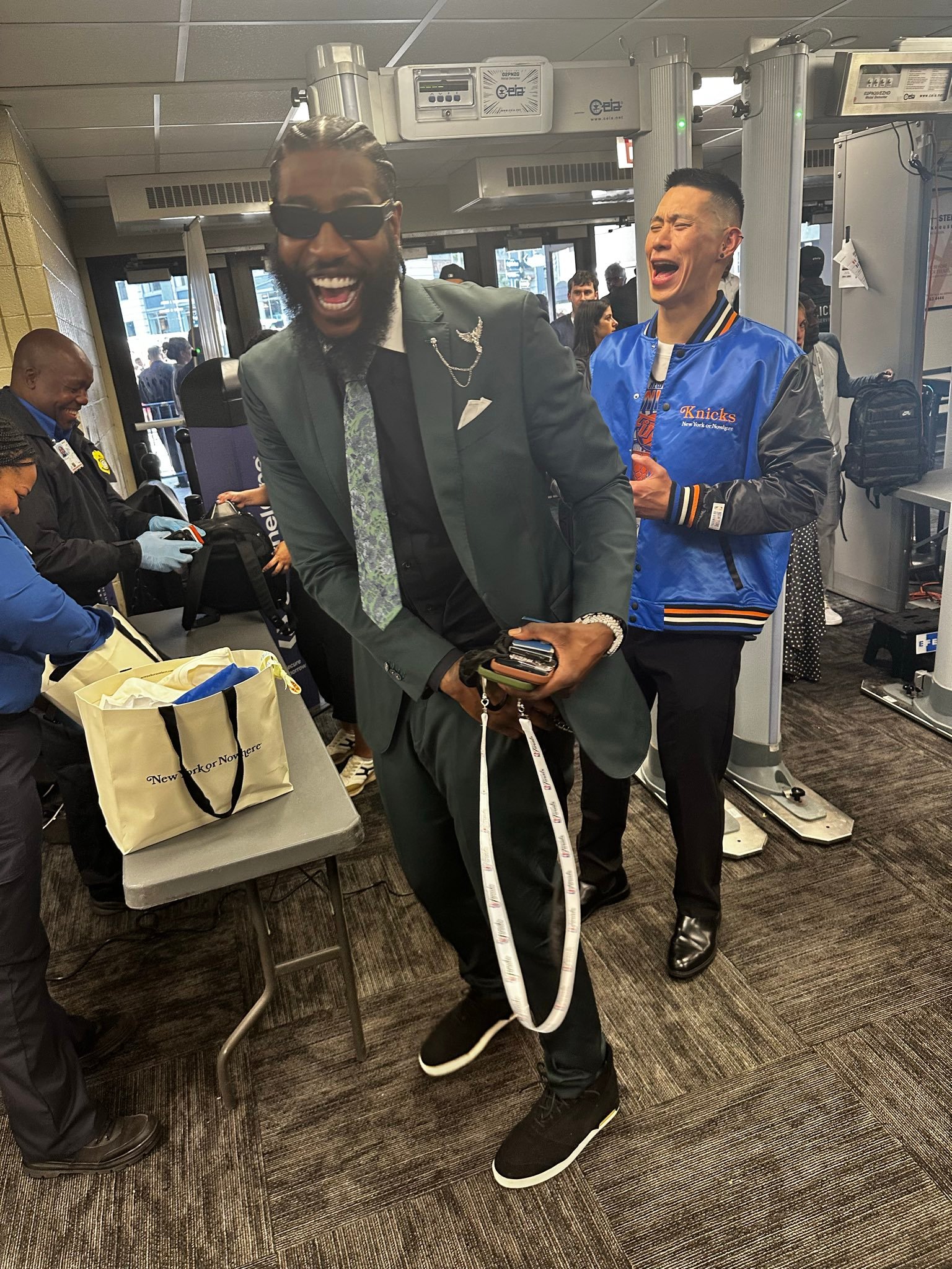 谁来也得好好安检！马刺vs尼克斯NBA总决赛