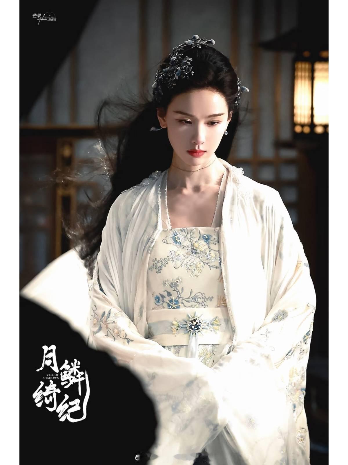 陈都灵看起来好难受 嘟嘟注意身体 嘟嘟真的好漂亮 太美了  期待新作品[心] 