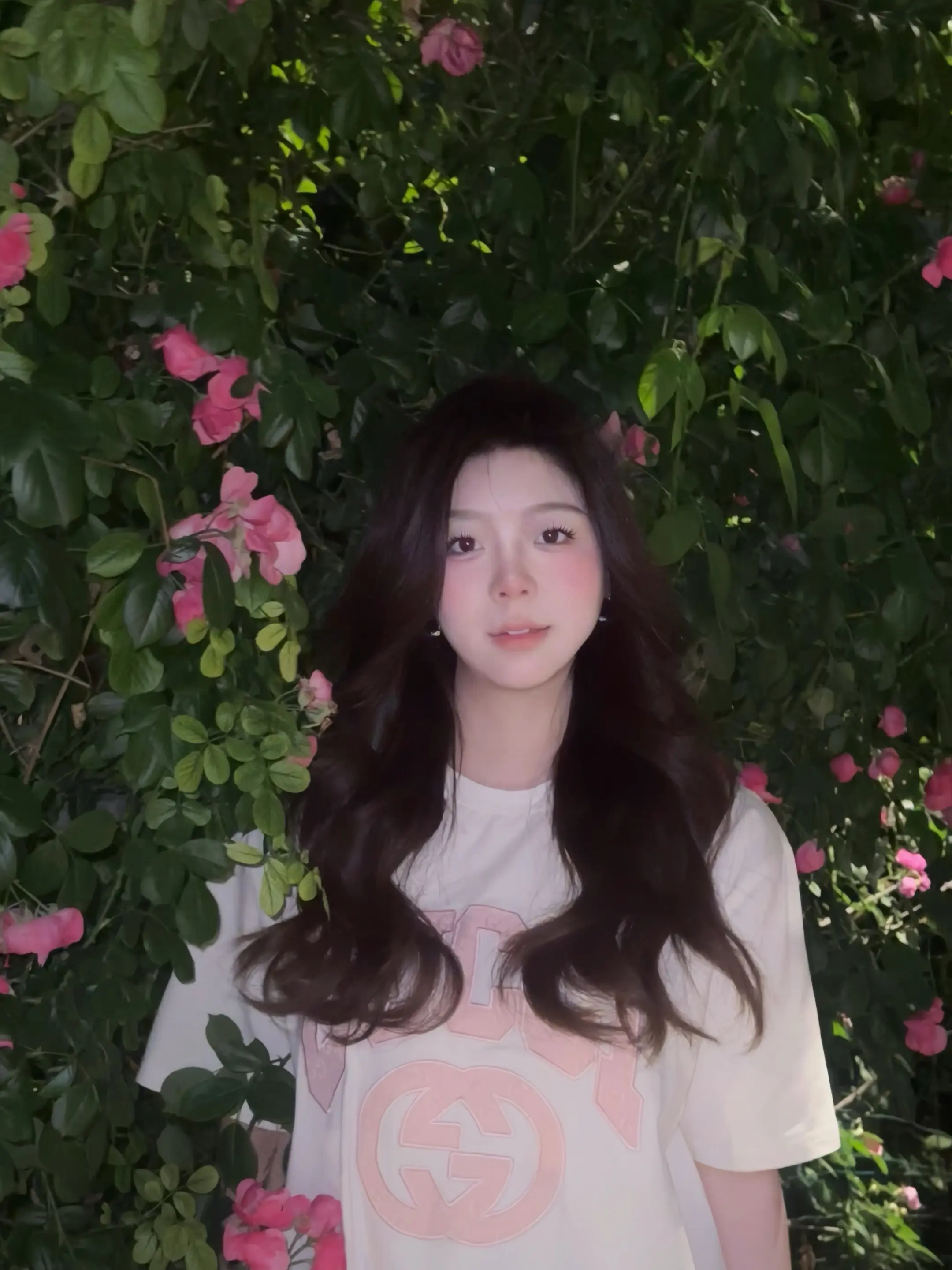 她像是含苞待放的花骨朵
