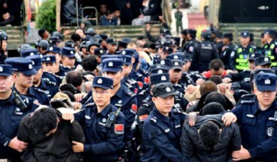 中国人容易被电诈盯上是有原因的，一位越南人告诉我：一个14亿人口的大国，几乎没黑
