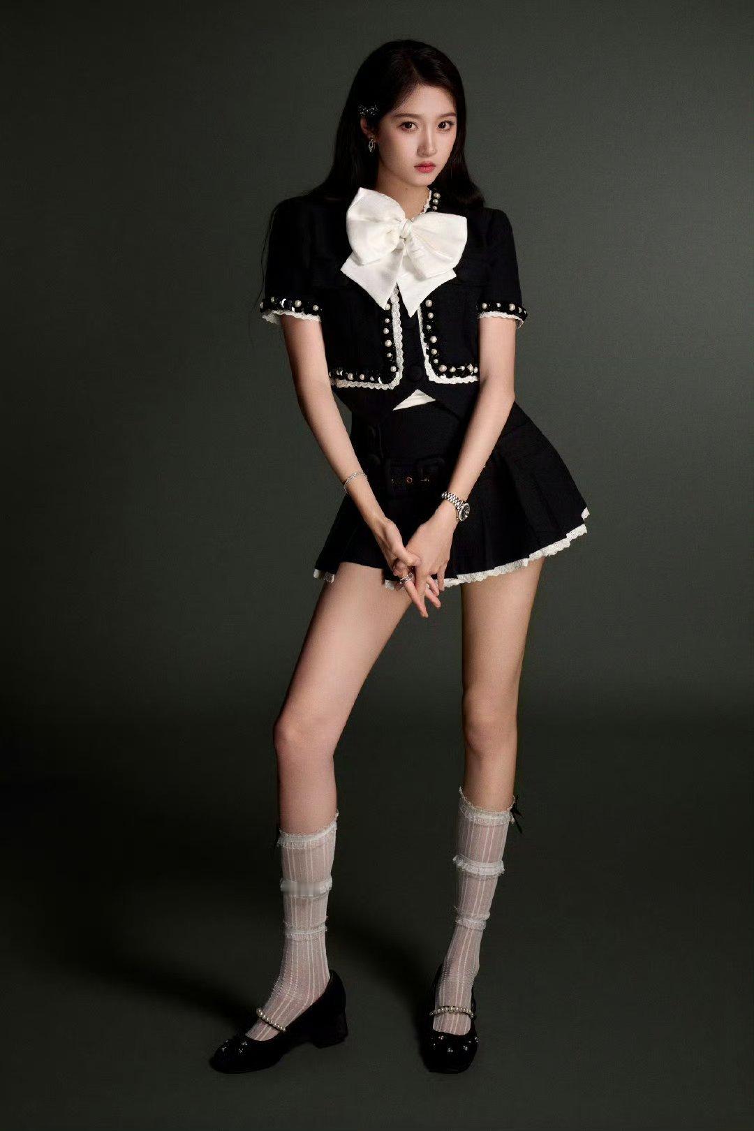 关晓彤 有着最勇敢的19岁关晓彤机车服神图关晓彤终于找到自己的赛道了 关晓彤扎高