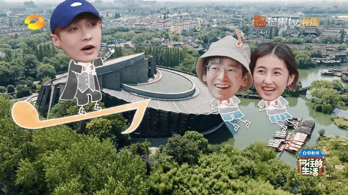张艺兴彭昱畅张子枫边走路边开嗓 瞧瞧这仨兄妹，晨间赶路都不忘开嗓！张艺兴0帧起头