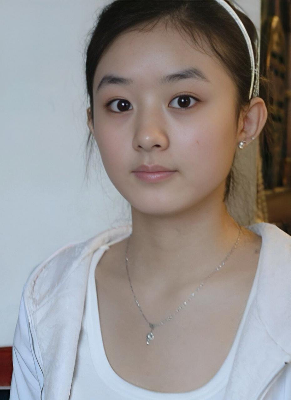 不得不说，大眼睛在容貌上真的很占优势，尤其青春时期格外夺人眼球，是真正的加分王牌