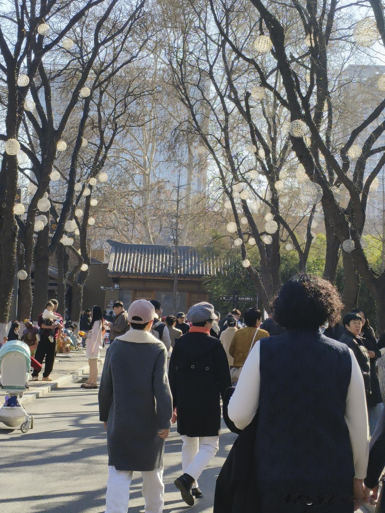 晒图笔记大赛 热闹的市集，人潮涌动，尽享欢乐时光！🎉👫🏃‍♀️