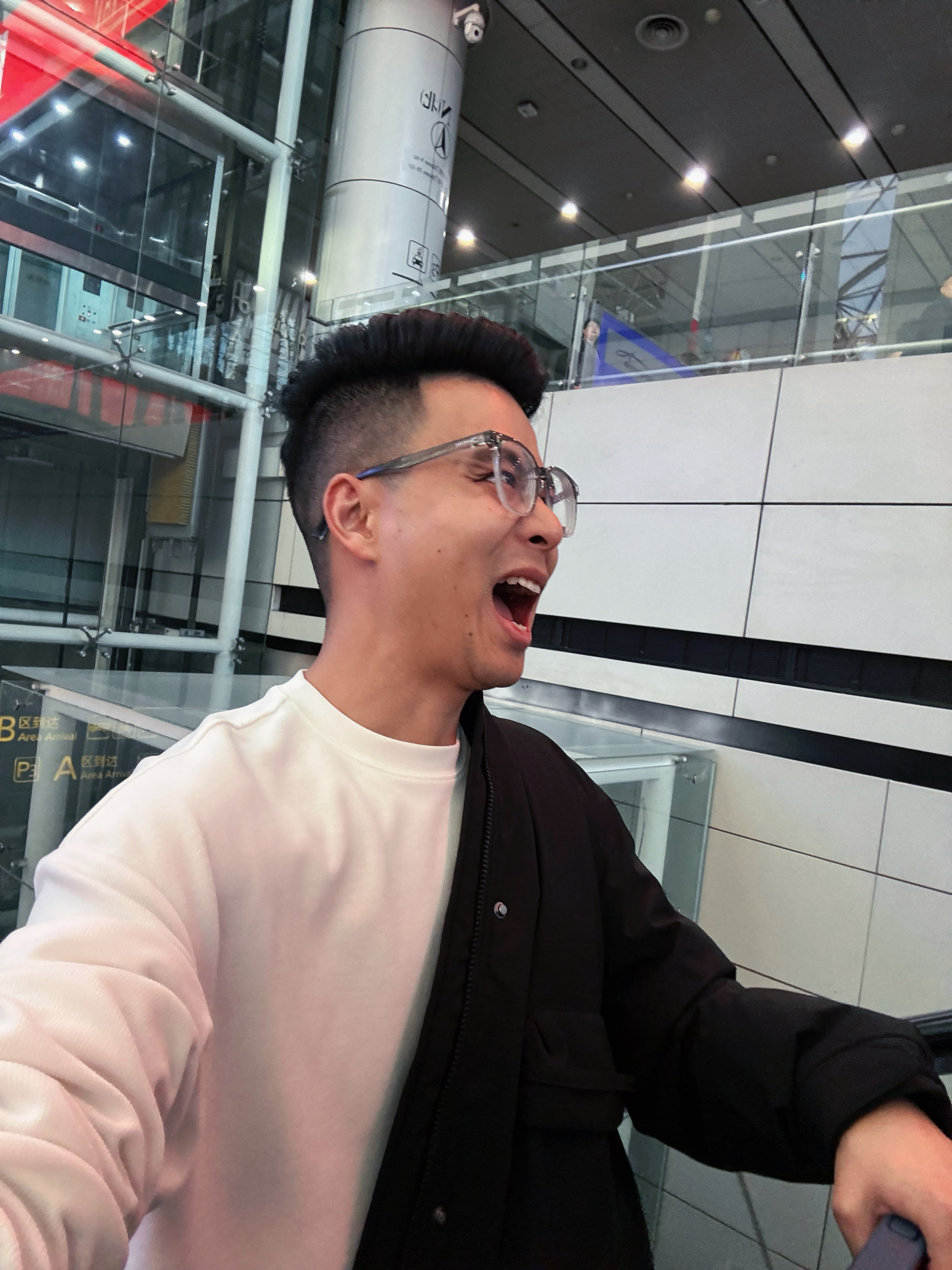 广州真的太热了🥵我可是穿的羽绒服来的～ 