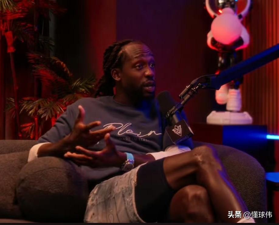 贝弗利谈伦纳德：

“我合作过的球星很多。我最喜欢的队友有哈登和伦纳德。哈登应该